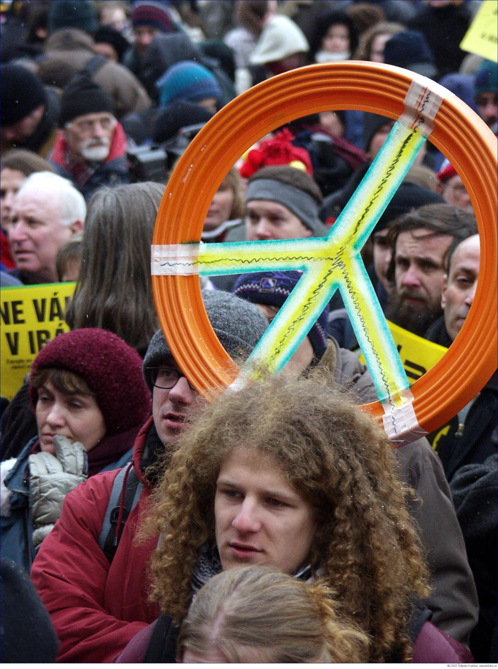 Pražská demonstrace Proti válce v Iráku