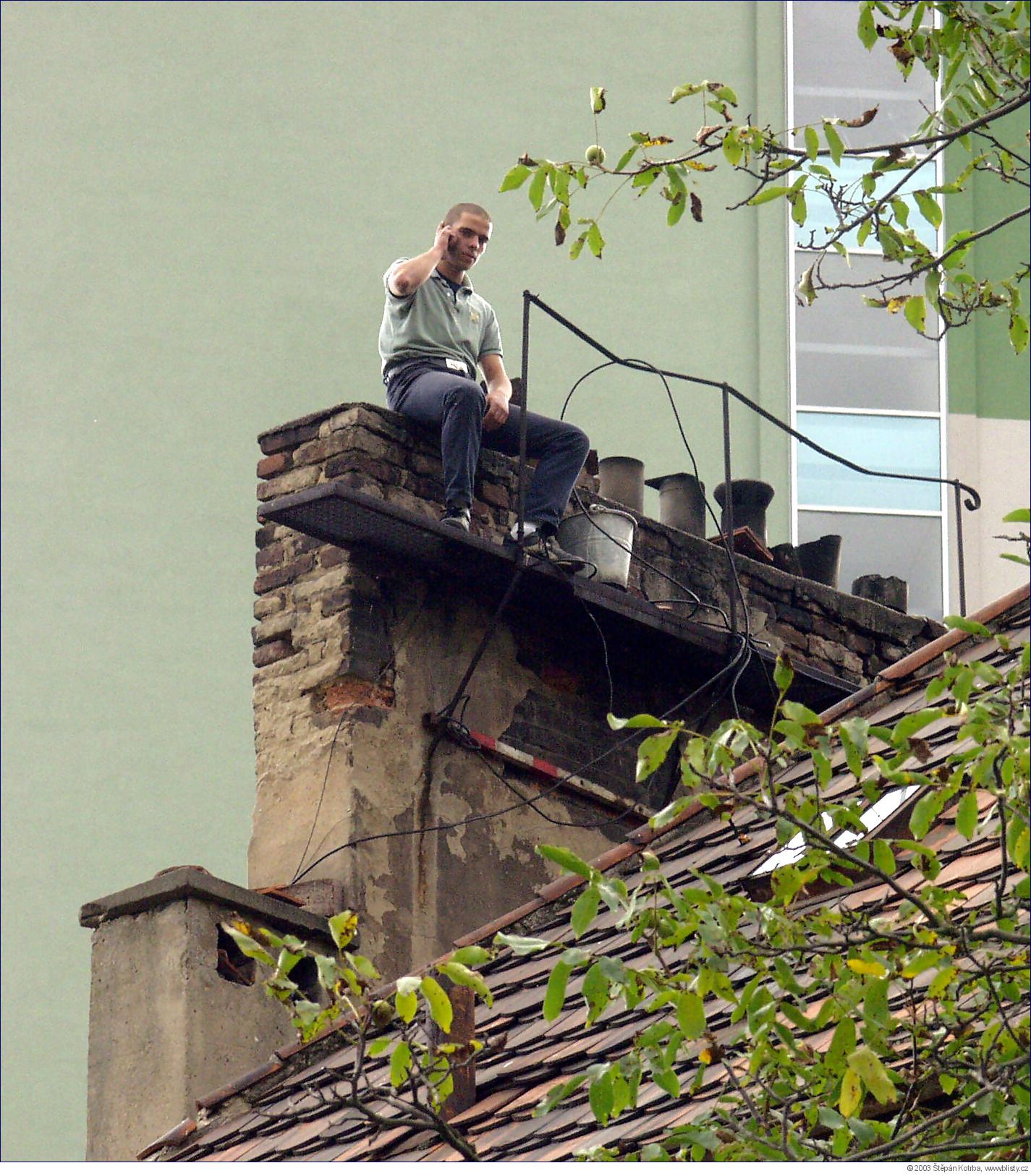 Squatter na komíně vily Milada