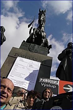 Paroubku odstup - demonstrace na Václavském náměstí